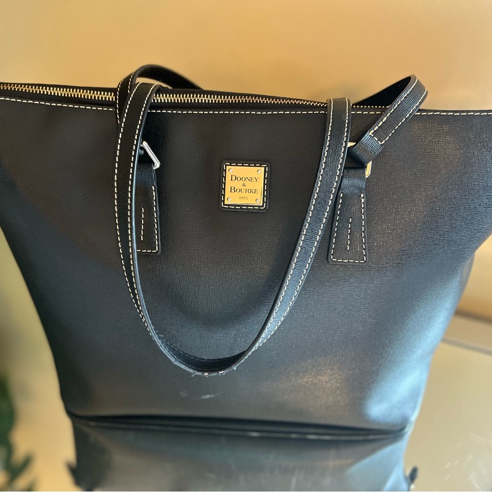 Dooney & Bourke medium tote